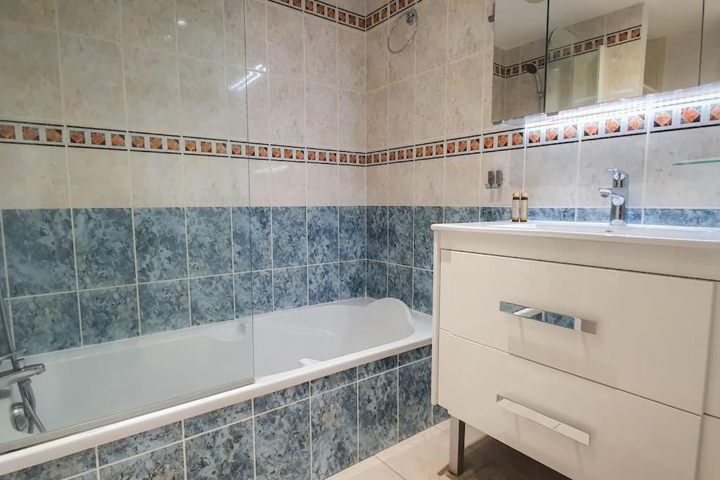 F2 Vue Mer Dans Residence Avec Piscine Ajaccio  Exterior foto