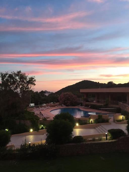 F2 Vue Mer Dans Residence Avec Piscine Ajaccio  Exterior foto