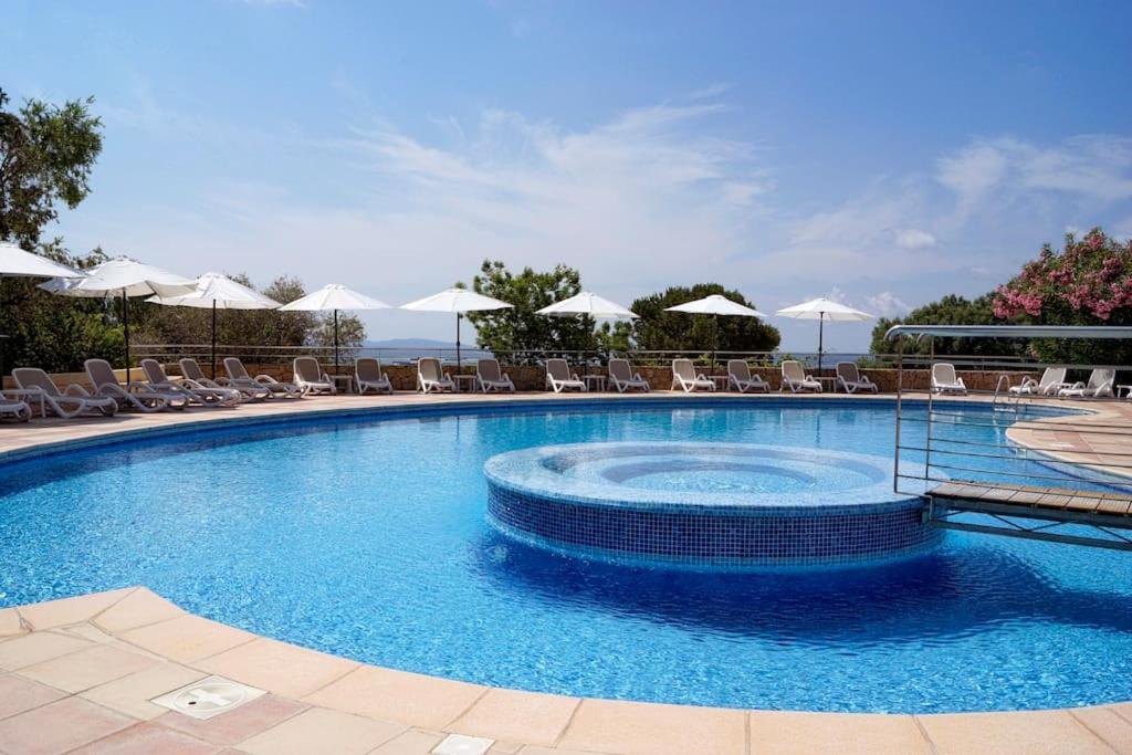 F2 Vue Mer Dans Residence Avec Piscine Ajaccio  Exterior foto